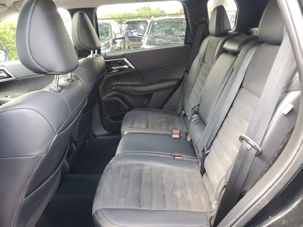 Used 2024 Mitsubishi Outlander SE FWD image 12