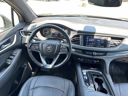 Used 2023 Buick Enclave Essence AWD/4WD image 19