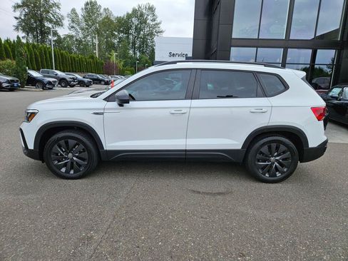 Used 2022 Volkswagen Taos S AWD/4WD image 2