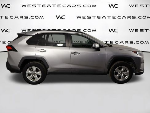 Used 2021 Toyota RAV4 XLE w/ Convenience Package FWD image 48