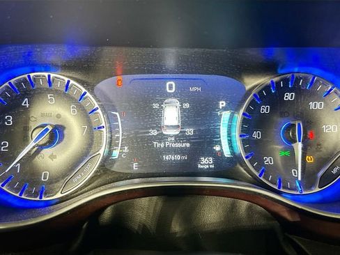 Used 2017 Chrysler Pacifica Limited w/ Advanced Safetytec Group image 13