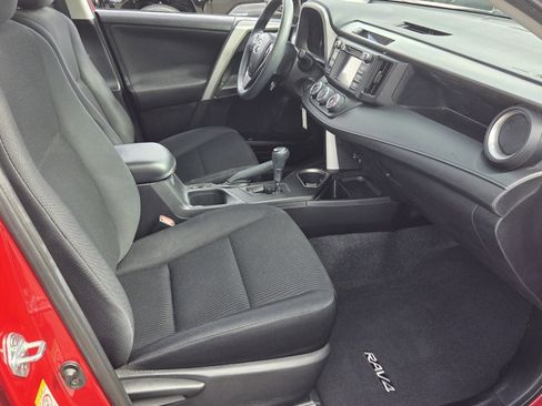 Used 2017 Toyota RAV4 LE image 11