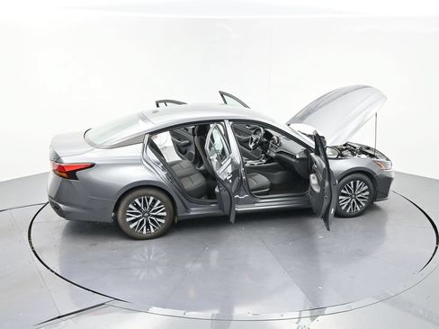 Used 2024 Nissan Altima 2.5 SV FWD image 26