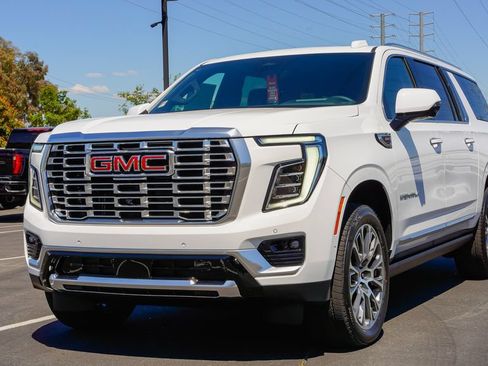 New 2026 GMC Yukon XL Denali w/ Denali Reserve Package AWD/4WD image 2