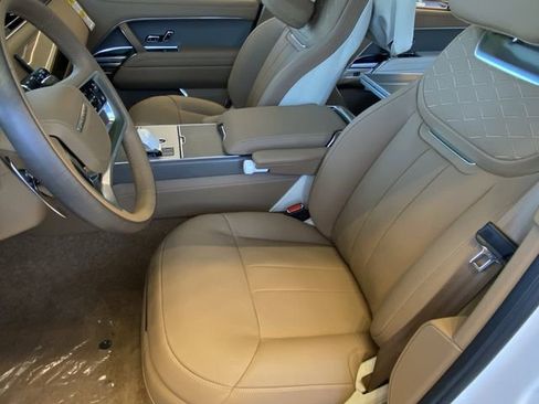 New 2025 Land Rover Range Rover SV image 5