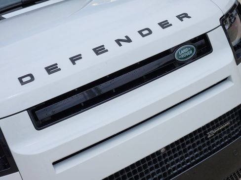 Used 2023 Land Rover Defender 110 X-Dynamic SE AWD/4WD image 13