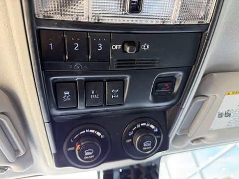 Used 2021 Toyota 4Runner TRD Off-Road Premium AWD/4WD image 28
