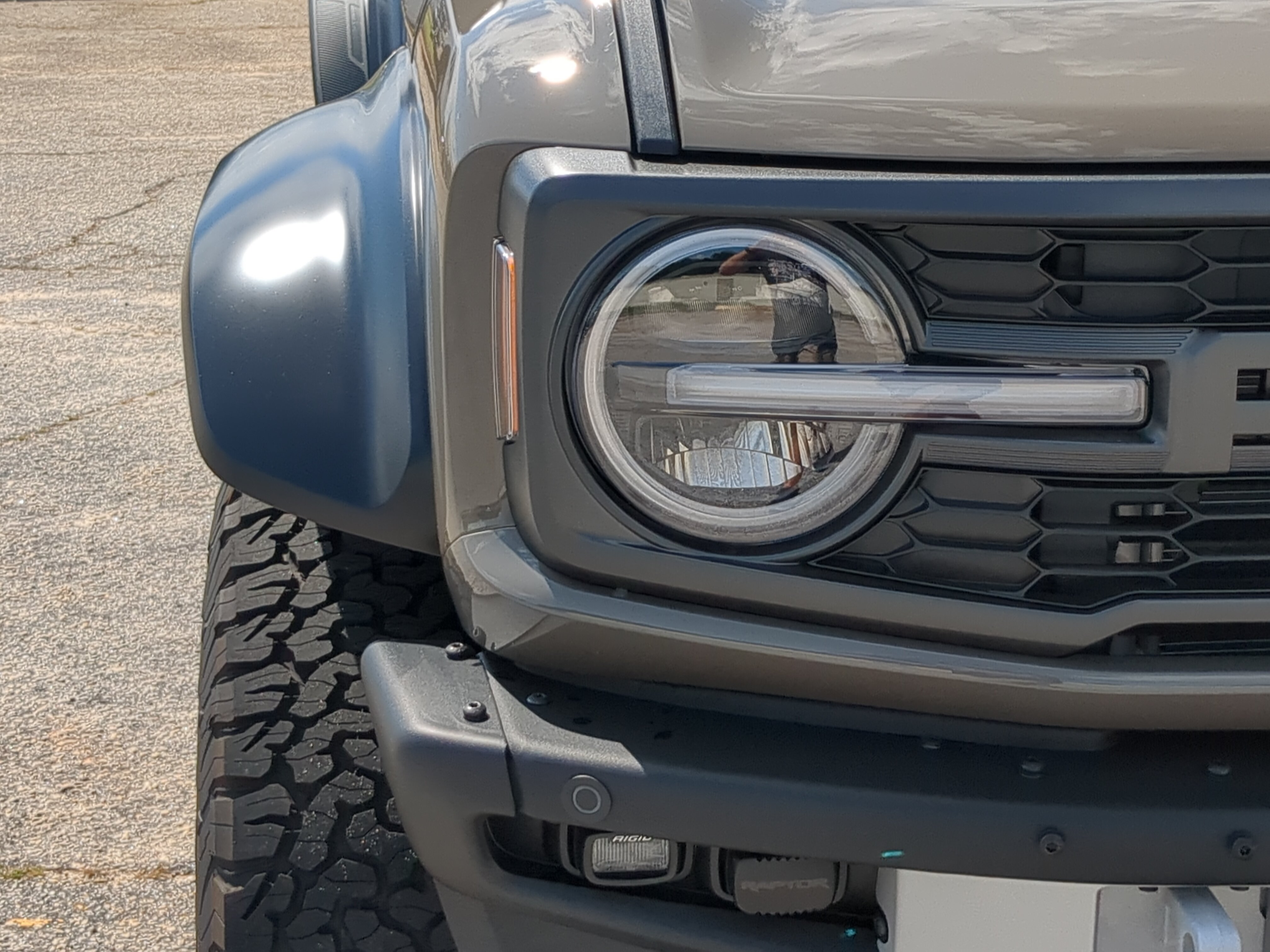 New 2026 Ford Bronco Raptor w/ Interior Carbon Fiber Pack AWD/4WD image 8
