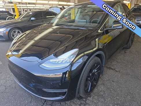 Used 2023 Tesla Model Y Long Range AWD/4WD image 1