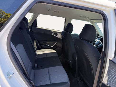 Used 2023 Kia Soul LX FWD image 18