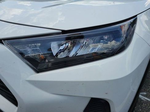 Certified 2022 Toyota RAV4 LE FWD image 10