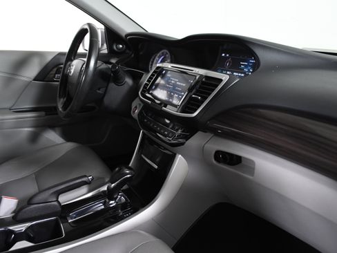 Used 2017 Honda Accord EX-L image 27