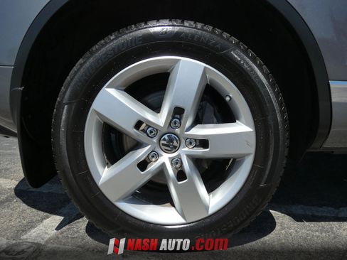 Used 2014 Volkswagen Touareg VR6 AWD/4WD image 17