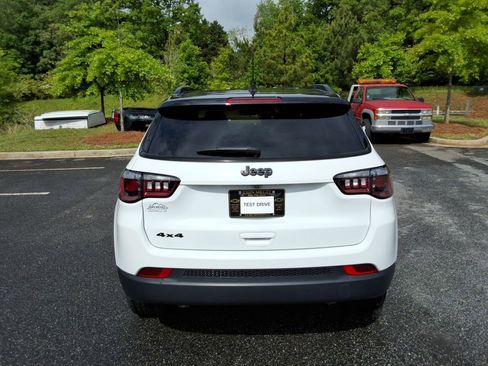 Used 2024 Jeep Compass Latitude w/ Altitude Special Edition AWD/4WD image 6