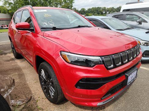 Used 2022 Jeep Compass Limited w/ (RED) Package AWD/4WD image 2