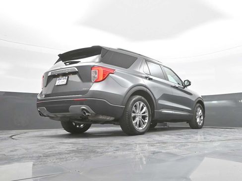 Used 2021 Ford Explorer Limited w/ Equipment Group 301A AWD/4WD image 48