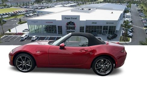 Used 2019 MAZDA MX-5 Miata Grand Touring RWD image 9