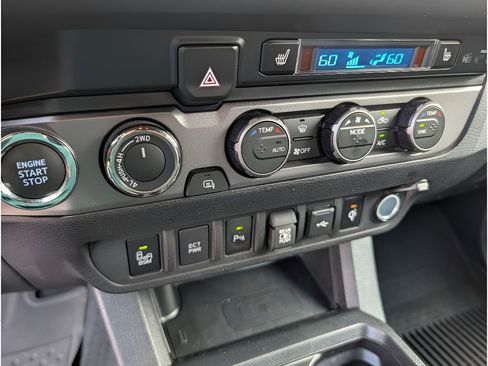 Used 2023 Toyota Tacoma TRD Sport w/ TRD Premium Sport Package AWD/4WD image 27