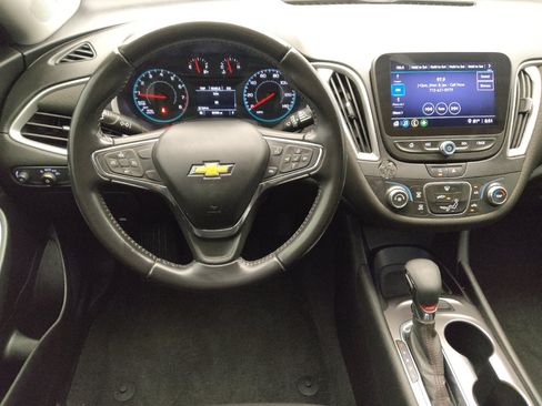 Used 2021 Chevrolet Malibu RS FWD image 22