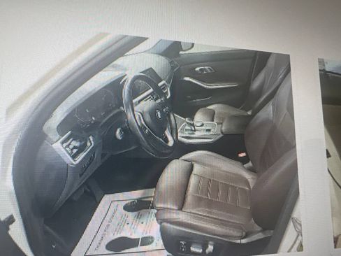 Used 2019 BMW 330i xDrive Sedan w/ Convenience Package AWD/4WD image 2