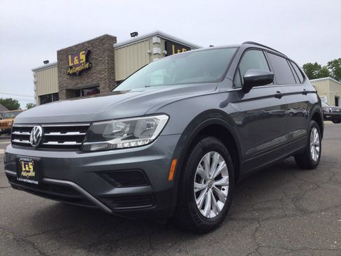 Used 2018 Volkswagen Tiguan S AWD/4WD image 2