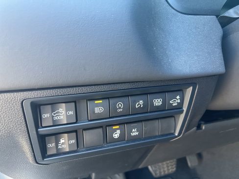 Used 2025 Toyota Tundra Platinum image 16