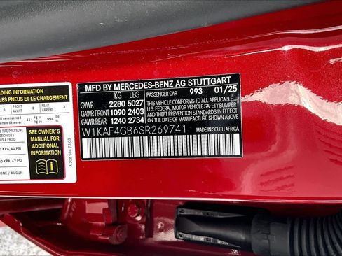 Used 2025 Mercedes-Benz C 300 Sedan image 31