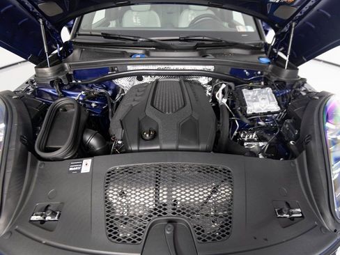 New 2026 Porsche Macan image 38