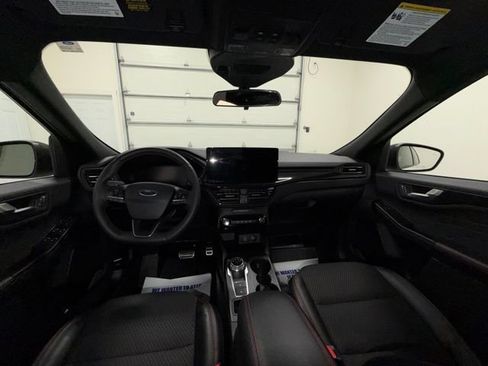 Used 2024 Ford Escape ST-Line w/ Tech Pack #1 AWD/4WD image 9