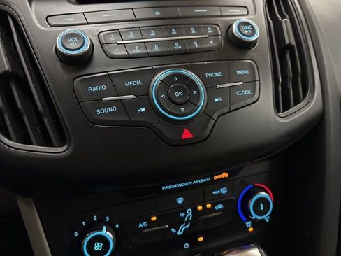Used 2015 Ford Focus SE w/ Interior Protection Package FWD image 29