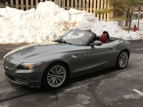 Used 2011 BMW Z4 sDrive35i image 14