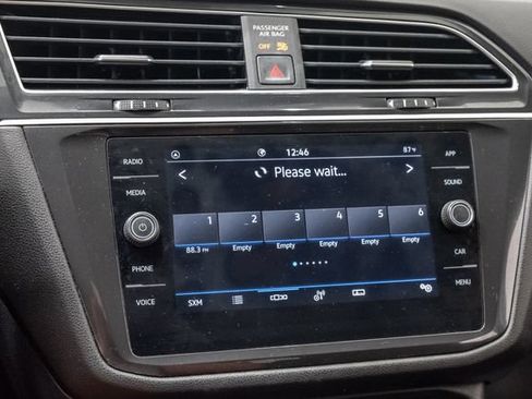 Used 2024 Volkswagen Tiguan SE FWD image 16
