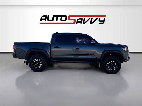 Used 2021 Toyota Tacoma TRD Off-Road image 8