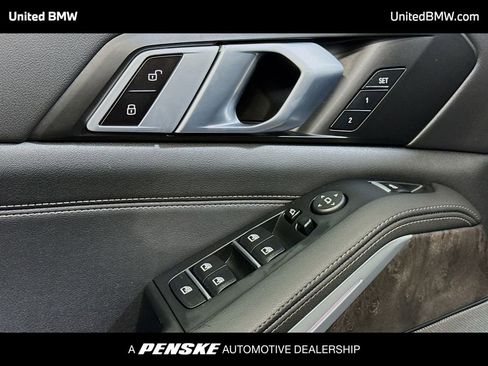 Used 2025 BMW X5 xDrive40i w/ M Sport Package AWD/4WD image 3