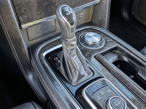 Used 2024 INFINITI QX80 Luxe image 18