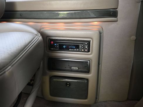 Used 2006 Ford E-150 and Econoline 150 RWD image 20