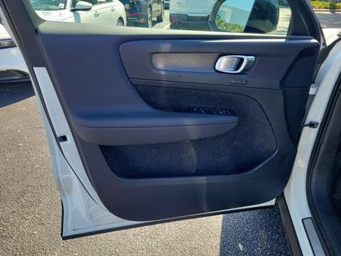 Used 2020 Volvo XC40 T5 R-Design AWD/4WD image 18