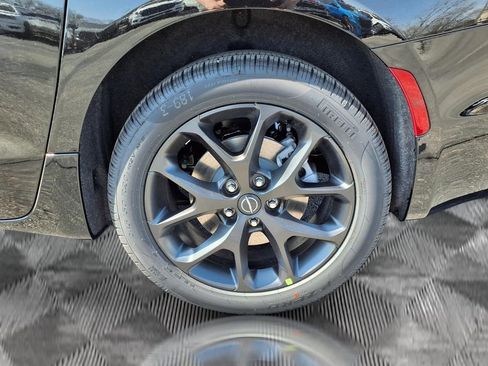 New 2026 Chrysler Pacifica Limited AWD/4WD image 21