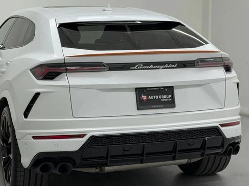 Used 2022 Lamborghini Urus AWD/4WD image 47