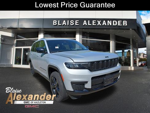 Used 2023 Jeep Grand Cherokee L Altitude AWD/4WD image 1