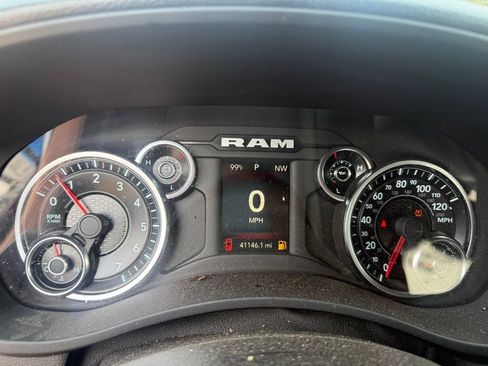 Used 2024 RAM 2500 Tradesman w/ Chrome Appearance Group AWD/4WD image 17