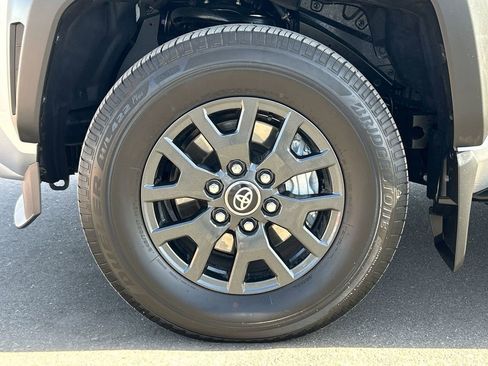 Used 2026 Toyota 4Runner SR5 AWD/4WD image 33