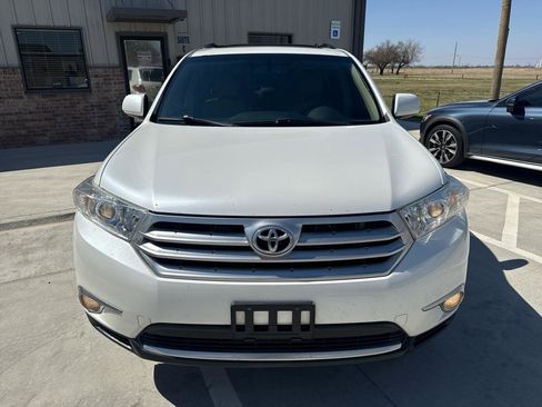 Used 2012 Toyota Highlander SE image 2