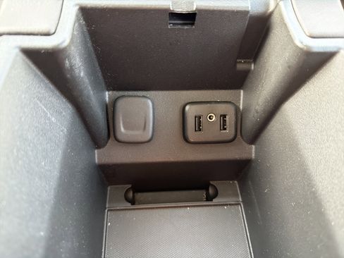 Used 2017 Buick LaCrosse Preferred image 23