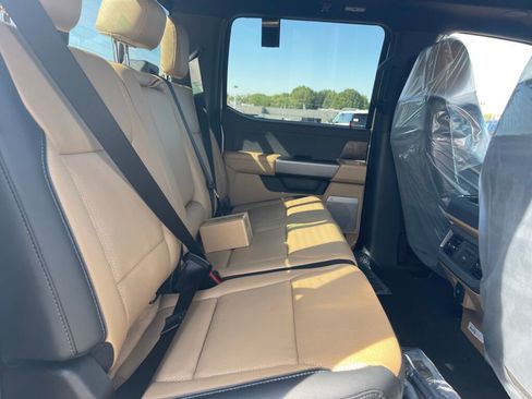 New 2025 Ford F250 Lariat w/ Lariat Ultimate Package image 13
