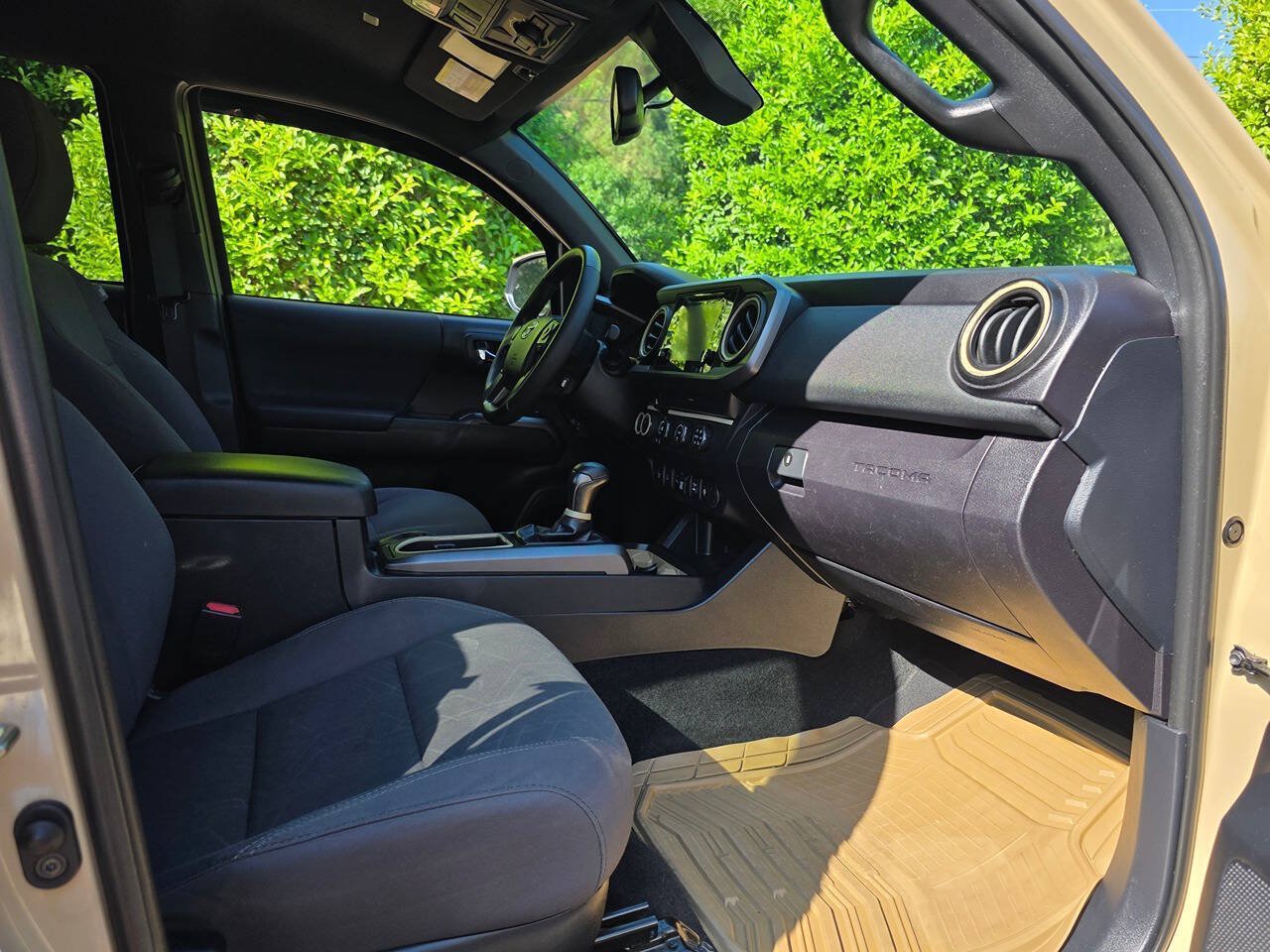 Used 2019 Toyota Tacoma TRD Off-Road w/ Technology Package AWD/4WD image 32