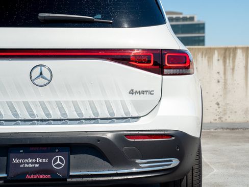 Certified 2023 Mercedes-Benz EQB 300 4MATIC image 9