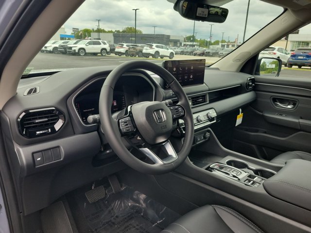 New 2026 Honda Pilot Touring image 18
