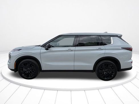 New 2026 Mitsubishi Outlander SE FWD image 7