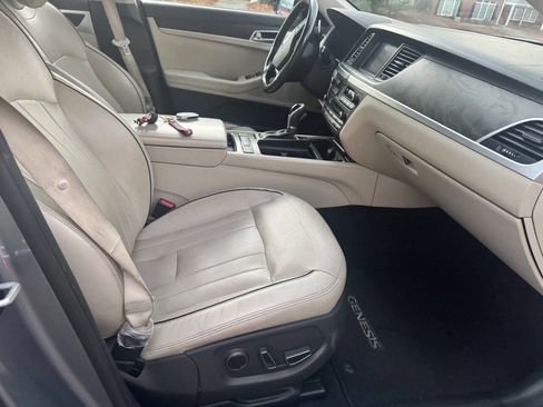 Used 2015 Hyundai Genesis 5.0 image 30
